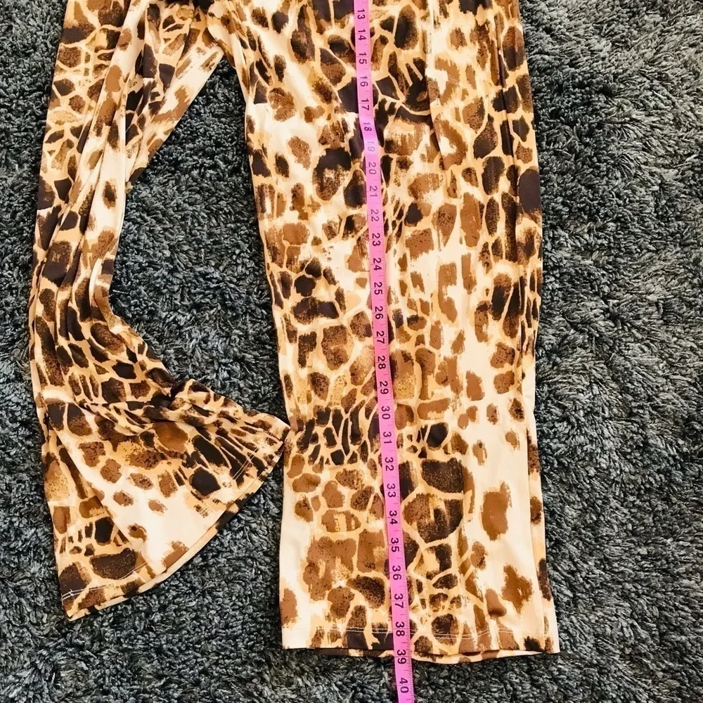 Denims 24/7 Leopard Print pants Size M 14/16